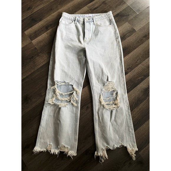 VERVET Ripped Flare Crop Jeans - Picture 8 of 11